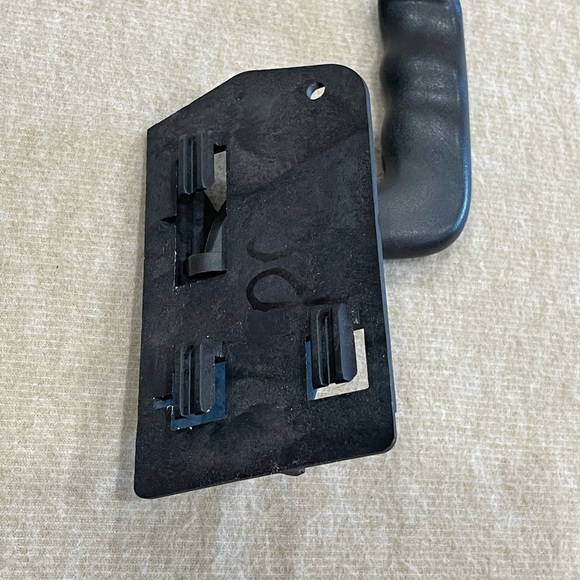 Chevy Silverado 1500 Tahoe GMC Sierra Yukon Driver Left Side Inner Door Handle - Picture 7 of 10